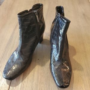 Bandolino crocodile brown square toe booties 7.5